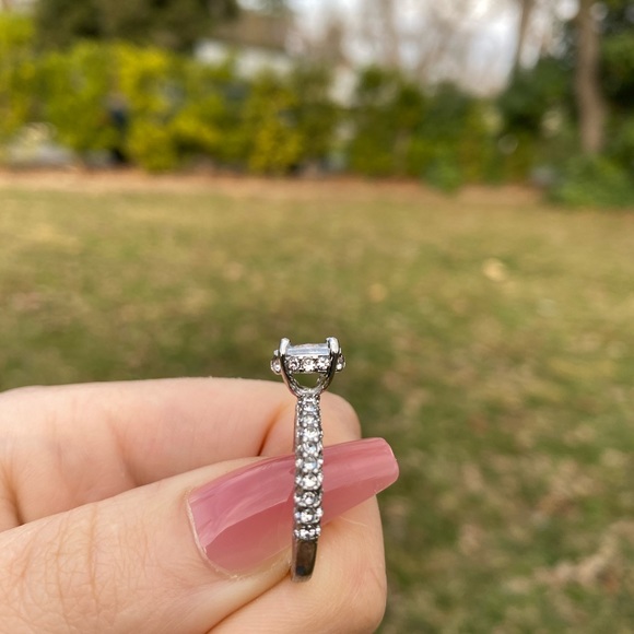 NEW 925 Sterling Silver Simulated Diamond Ring - Picture 8 of 9